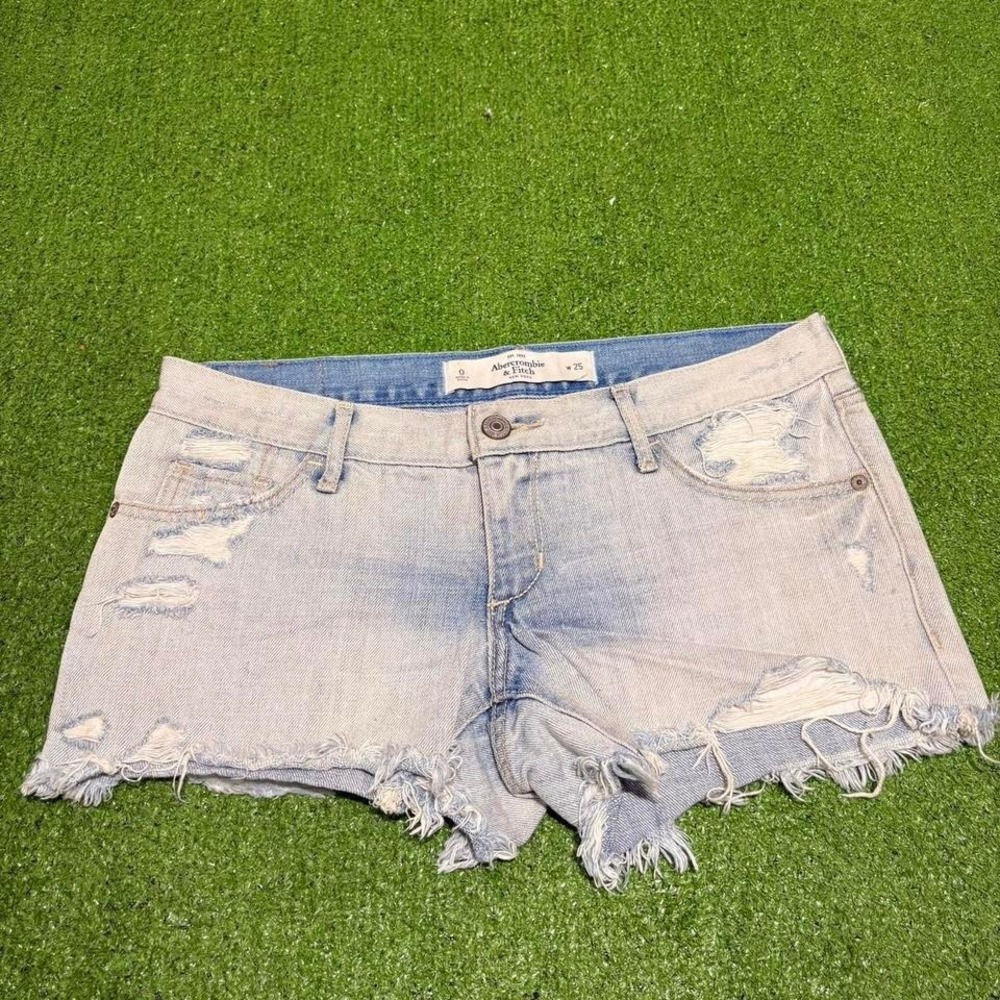 Vintage Y2K Abercrombie & Fitch Women's 0/25 Light Wash Distressed Summer Shorts